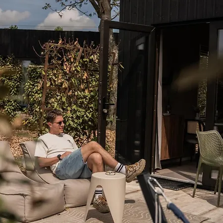 Luxe Tiny Voor 2 Personen Met Tuinbad Meerssen